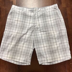 NIKE GOLF DRI-FIT 38 Men's Flat Front Tour Performance Shorts White Gray Plaid‎